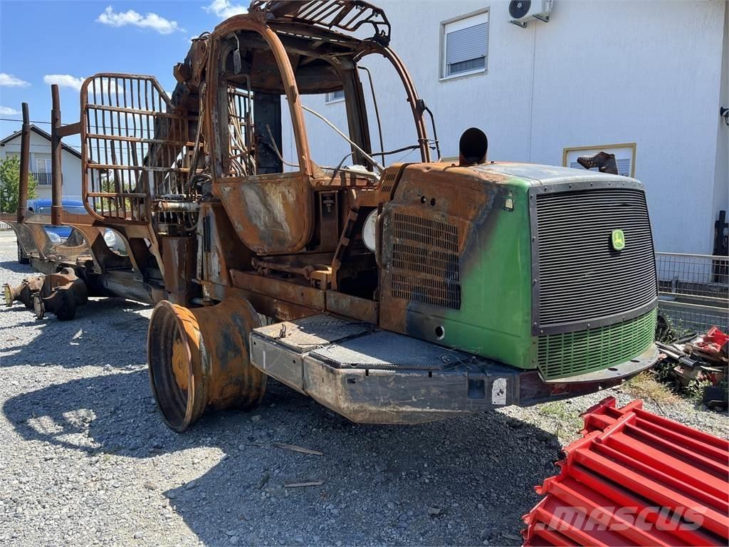John Deere 1110E Lesné traktory