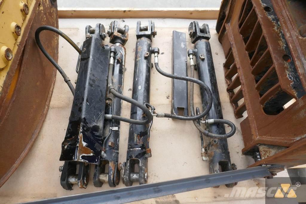 CAT 525D Grapple Doprava – ostatné