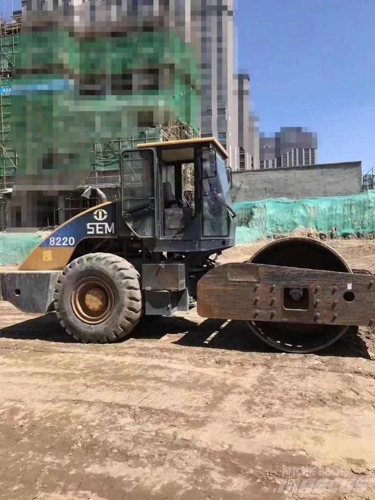 SEM 522 compactor Ťahačové valce