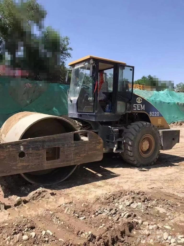 SEM 522 compactor Ťahačové valce