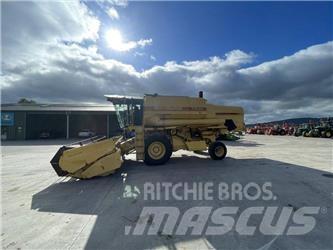New Holland TX 34 Kombinované zberacie stroje