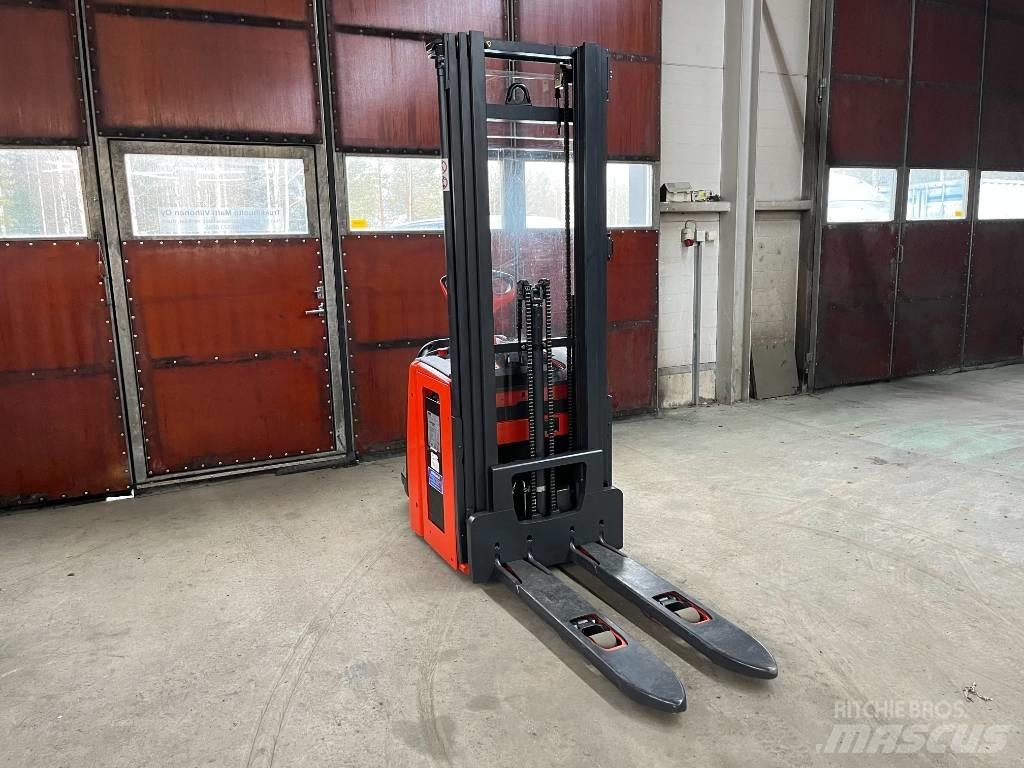 Linde L14AP Samohybné vozíky