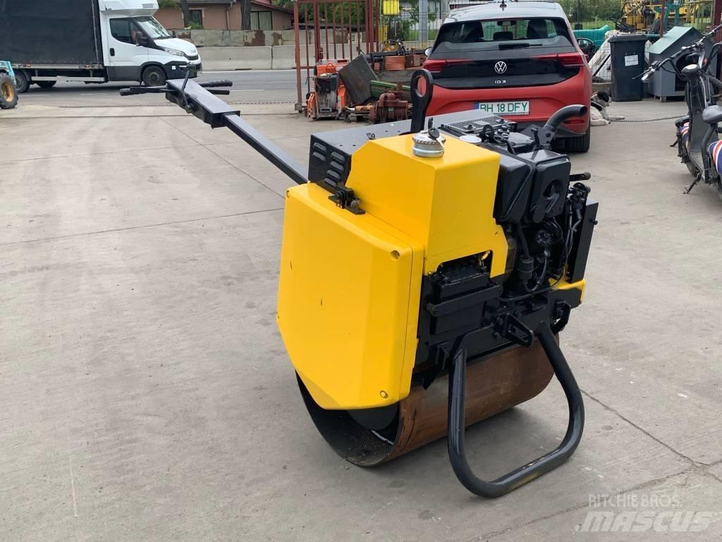 Mecalac MBR 71 Vlečné vibračné valce