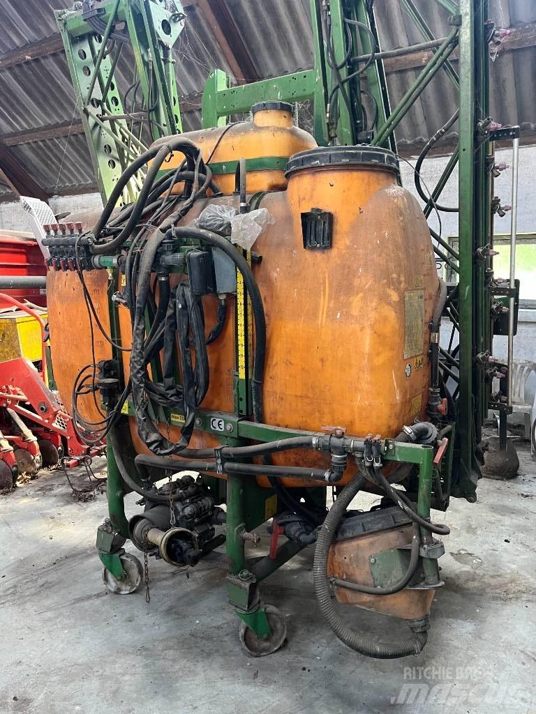 Amazone UF 1200 Nesené postrekovače