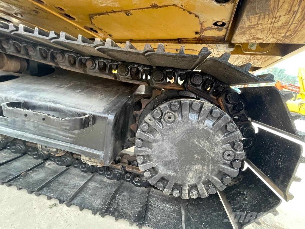 CAT 323 D Pásové rýpadlá