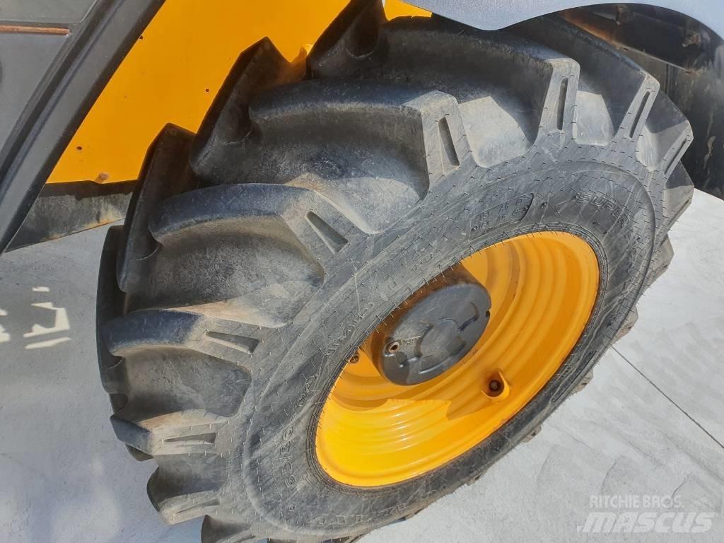 JCB 531-70 - BC25 Teleskopické manipulátory