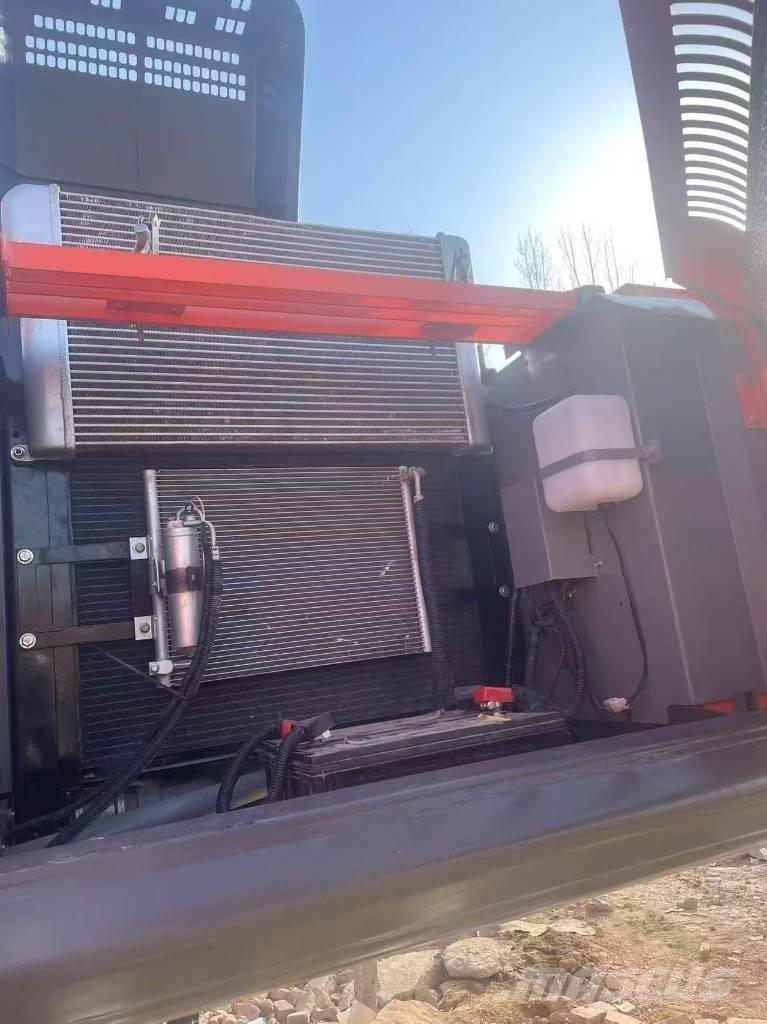 Hitachi ZX 350 Pásové rýpadlá