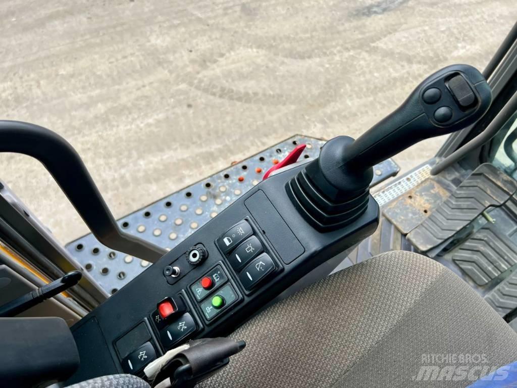 Volvo EC380E HR UHD Demolačné rýpadlá