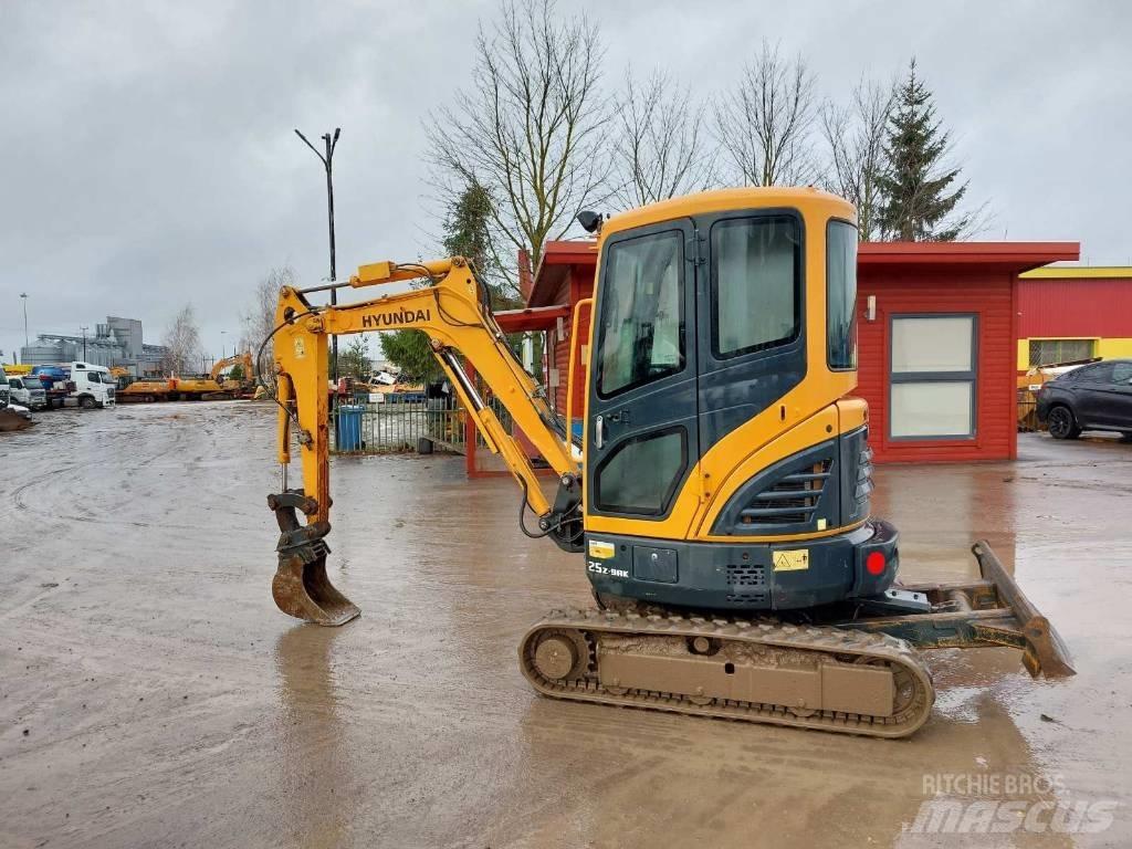 Hyundai R25Z-9AK Mini rýpadlá < 7t