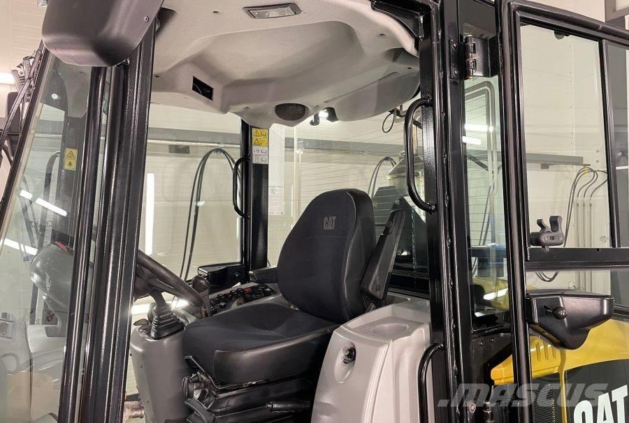 CAT 906 H 2 Kolesové nakladače