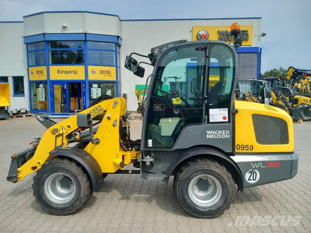 Wacker Neuson WL32 Kolesové nakladače