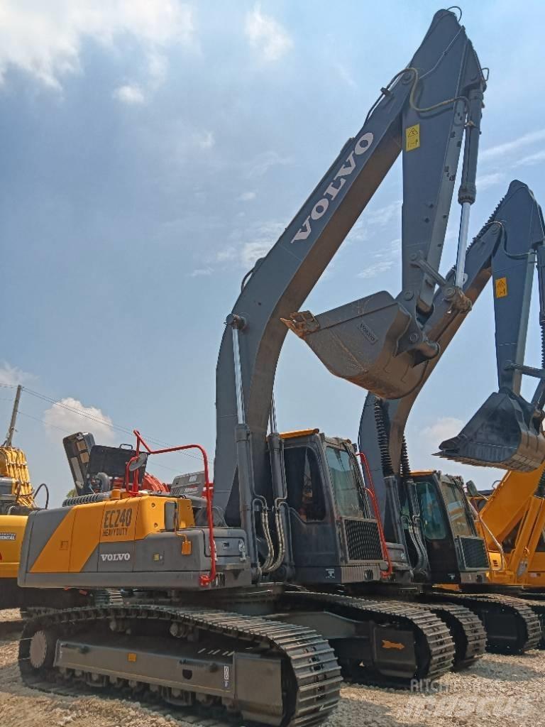 Volvo EC 240 Pásové rýpadlá