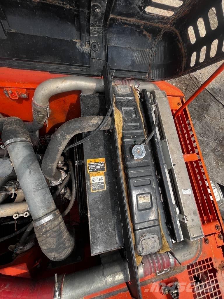 Doosan DH 225 LC-7 Pásové rýpadlá