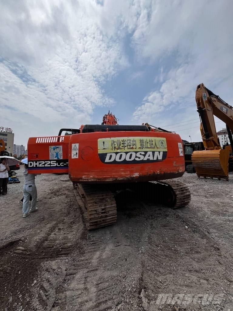 Doosan DH 225 LC-7 Pásové rýpadlá