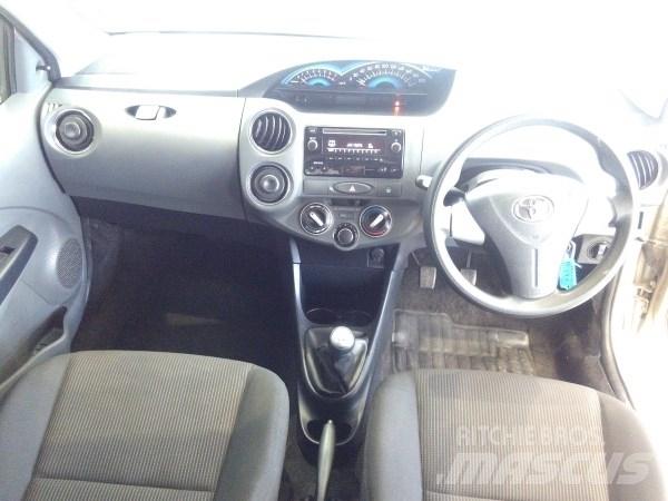Toyota eitos Automobily