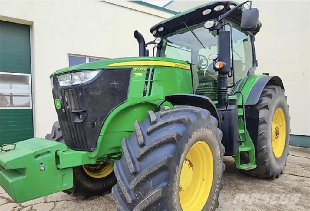 John Deere 7230 R Traktory