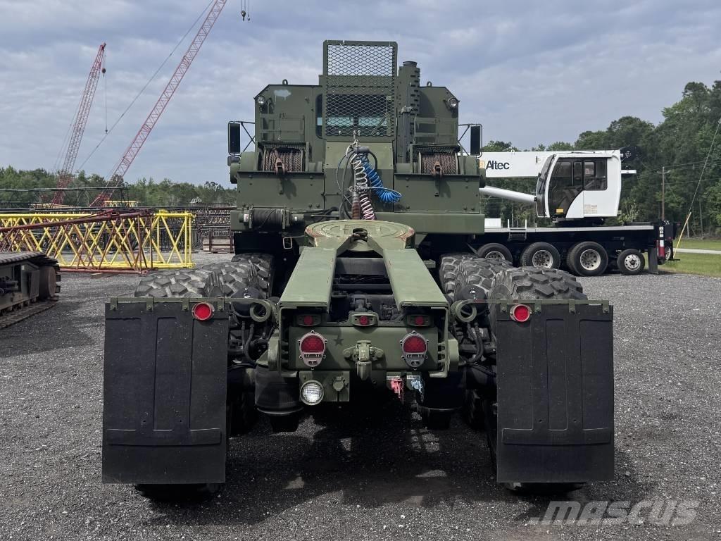 Oshkosh M1070 Ťahače