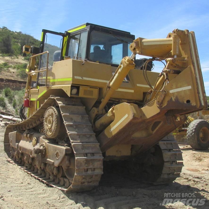 CAT D 9 T Pásové dozéry