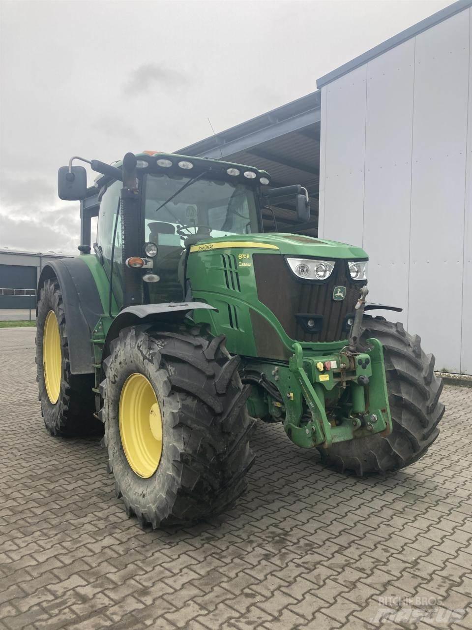 John Deere 6170R Traktory