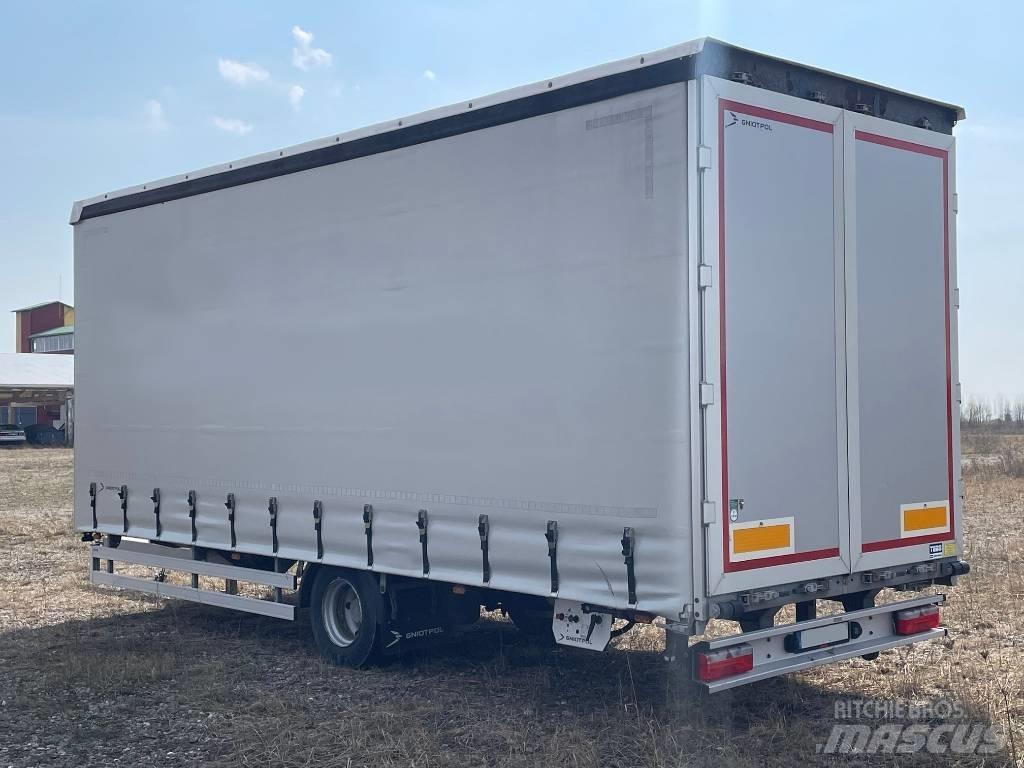 Gniotpol G4080 Prívesy s bočnou zhrnovacou plachtou