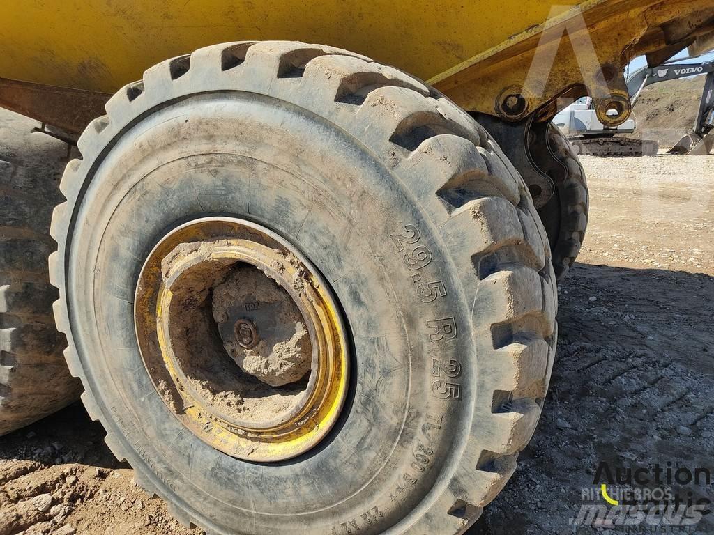 Komatsu HM400 Kĺbové nákladné autá
