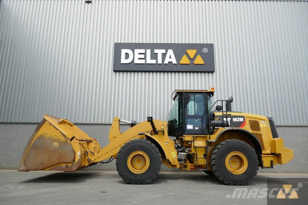 CAT 962M Kolesové nakladače