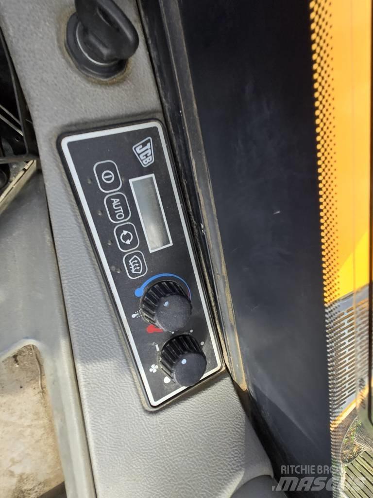 JCB 110 W Hydradig Kolesové rýpadlá