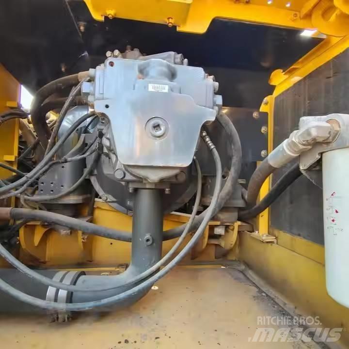 Komatsu PC360 Pásové rýpadlá