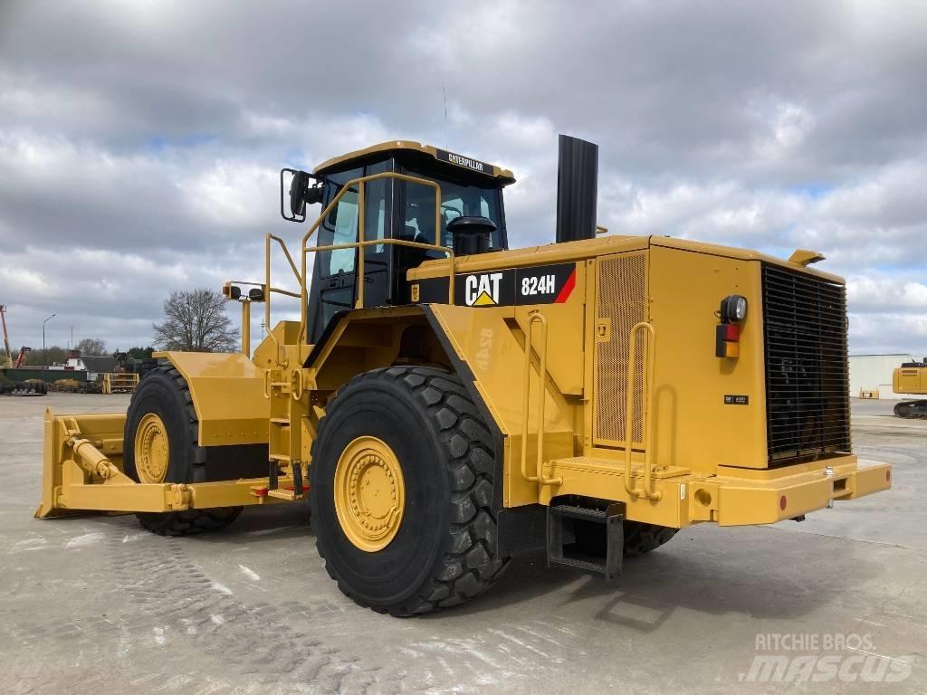 CAT 824 H Kolesové dozéry