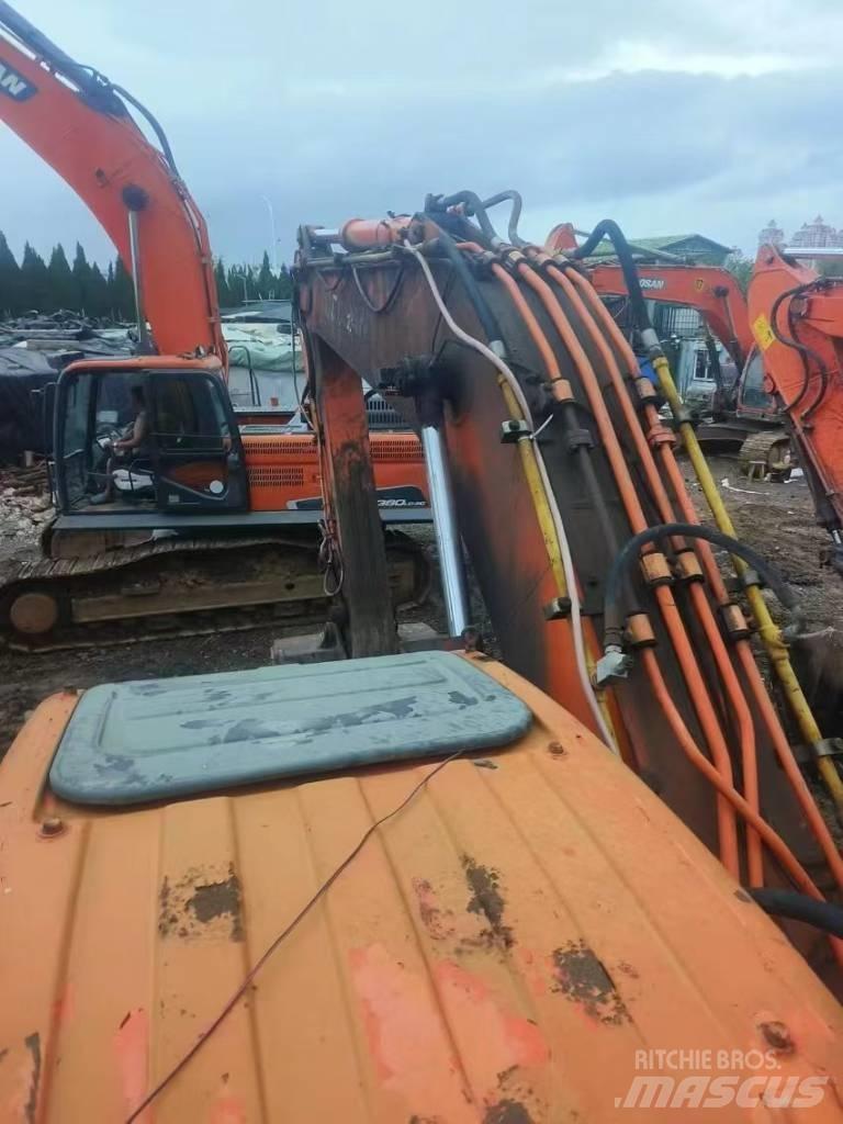 Doosan DX 260LC Pásové rýpadlá