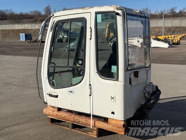 Liebherr A 924 C CAB Kabíny a interiér