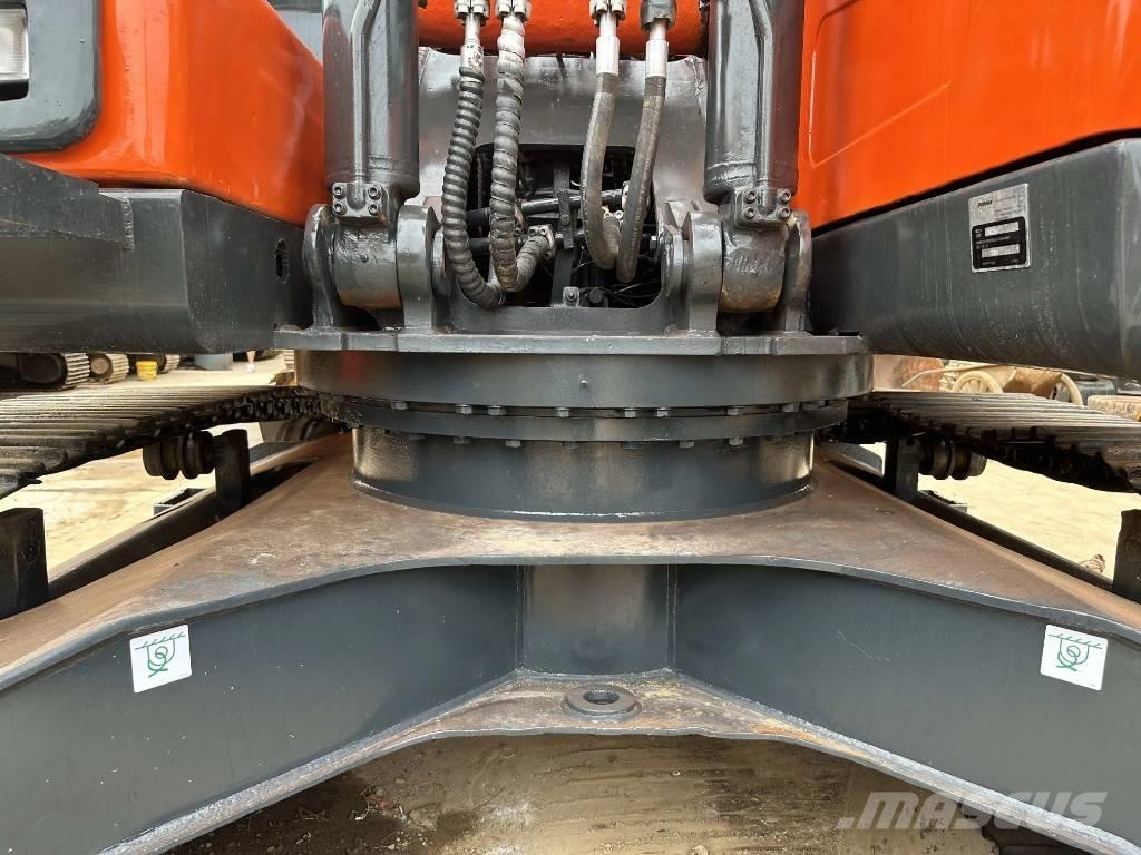 Doosan DX225LC-9C Pásové rýpadlá