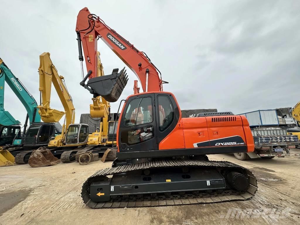 Doosan DX225LC-9C Pásové rýpadlá