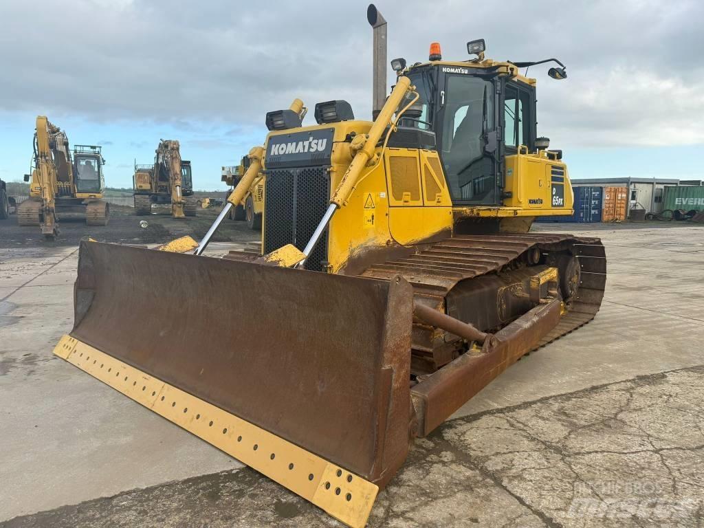 Komatsu D 65 PX-18 Pásové dozéry