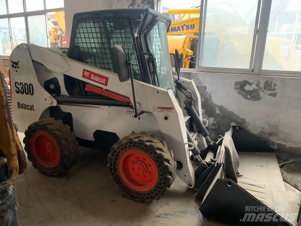 Bobcat S 300 Šmykom riadené nakladače