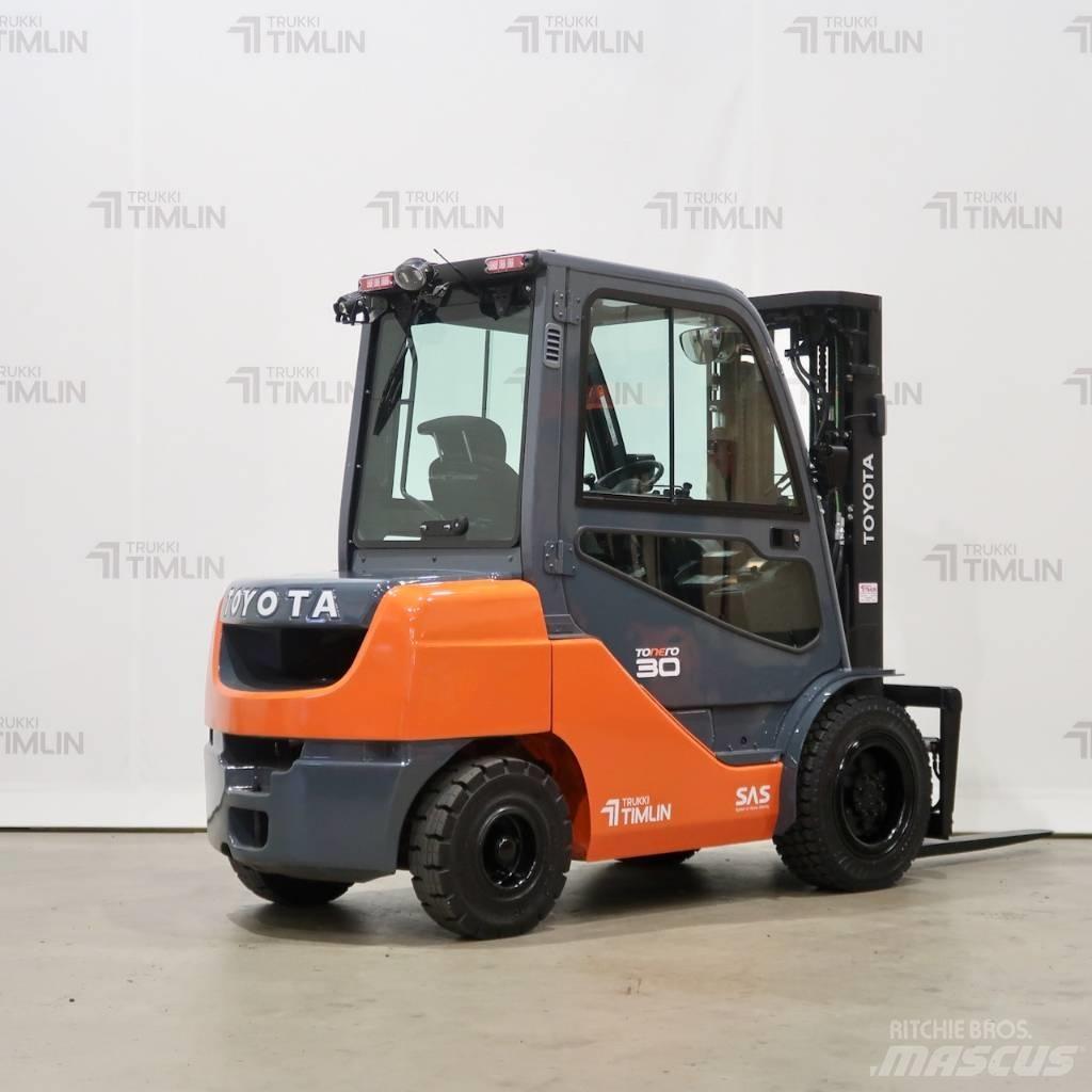 Toyota 02-8FDF30 Dieselové vozíky