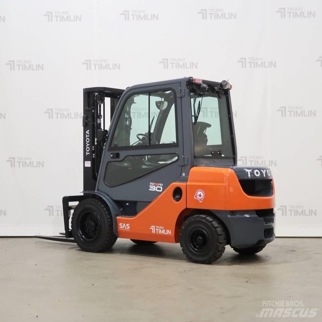 Toyota 02-8FDF30 Dieselové vozíky