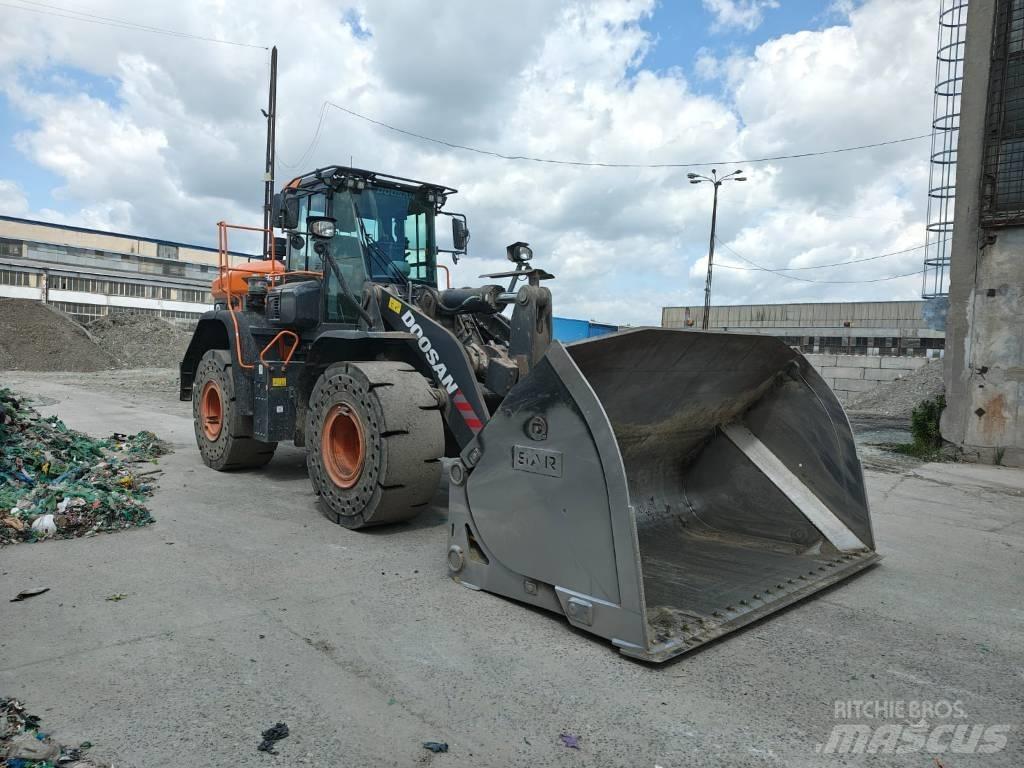 Doosan DL 320-7 Kolesové nakladače