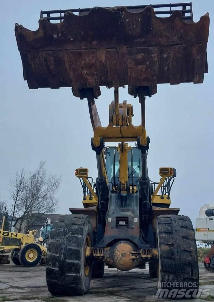 Komatsu WA 600-6 Kolesové nakladače