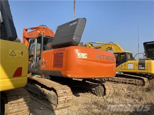 Hitachi ZX250 Pásové rýpadlá