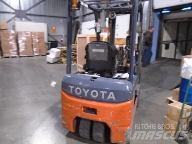 Toyota 8FBE20U Samohybné vozíky