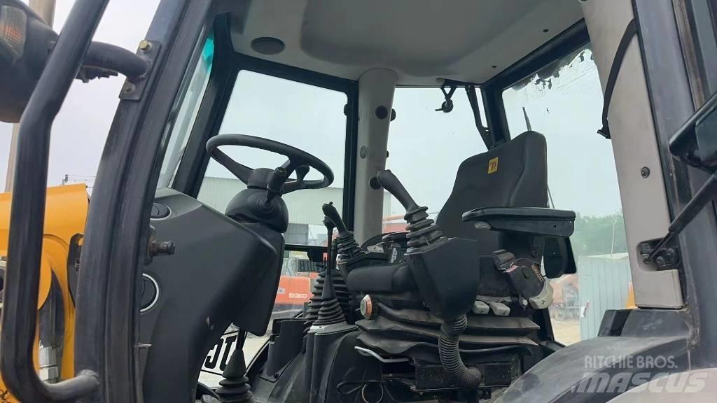 JCB 3CX Rýpadlo-nakladače