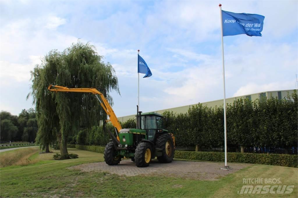 John Deere 4055 Traktory