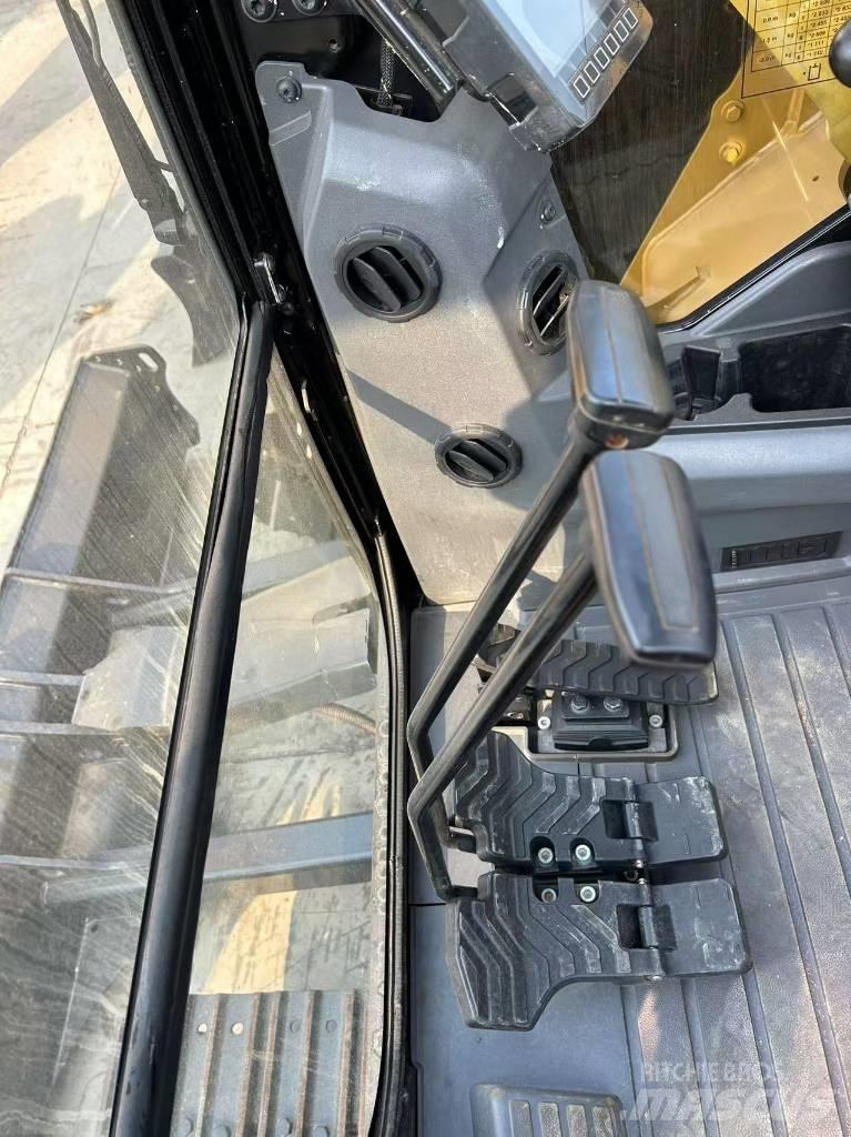 CAT 307.5 Pásové rýpadlá