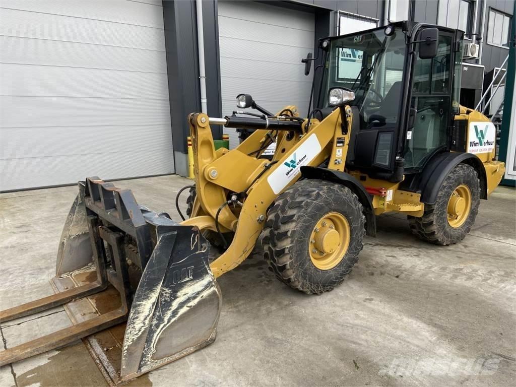 CAT 906M (7164) Viacúčelové nakladače