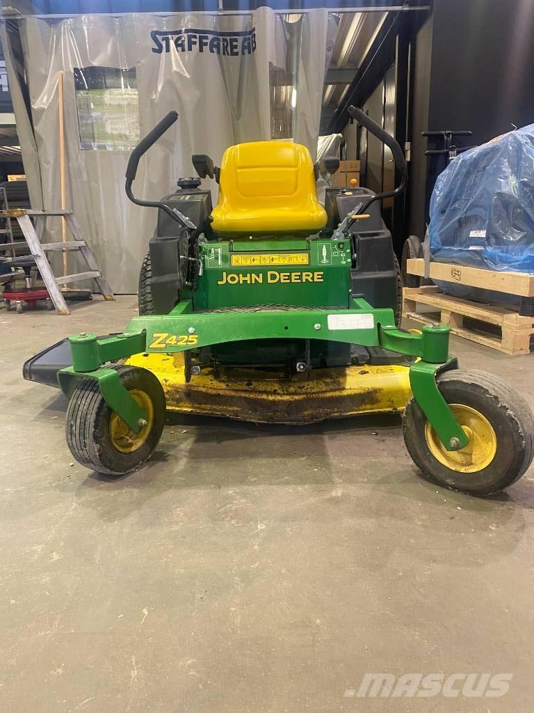 John Deere Z 425 Samochodné kosačky