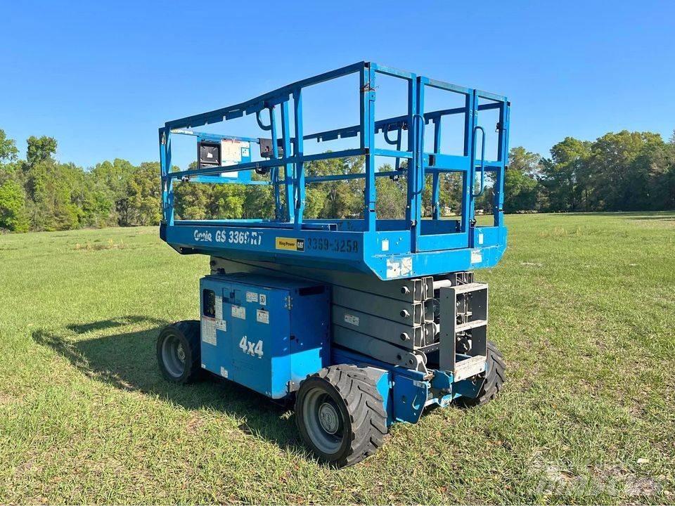 Genie GS 3369 RT Nožnicové zdvíhacie plošiny