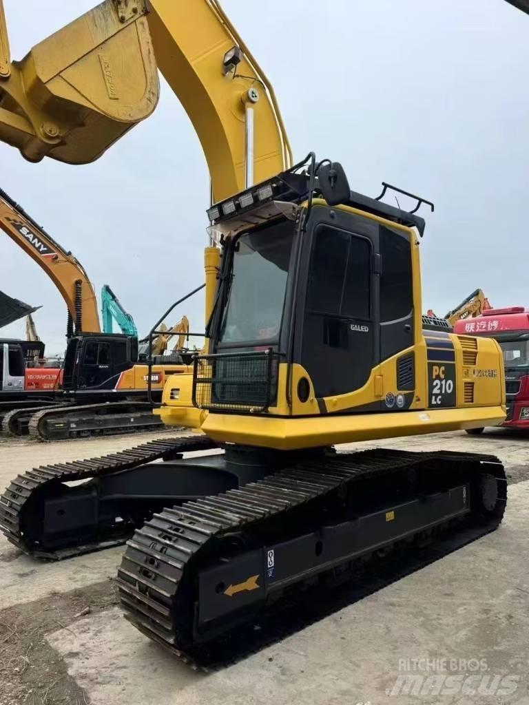Komatsu 210LC-8 Pásové rýpadlá