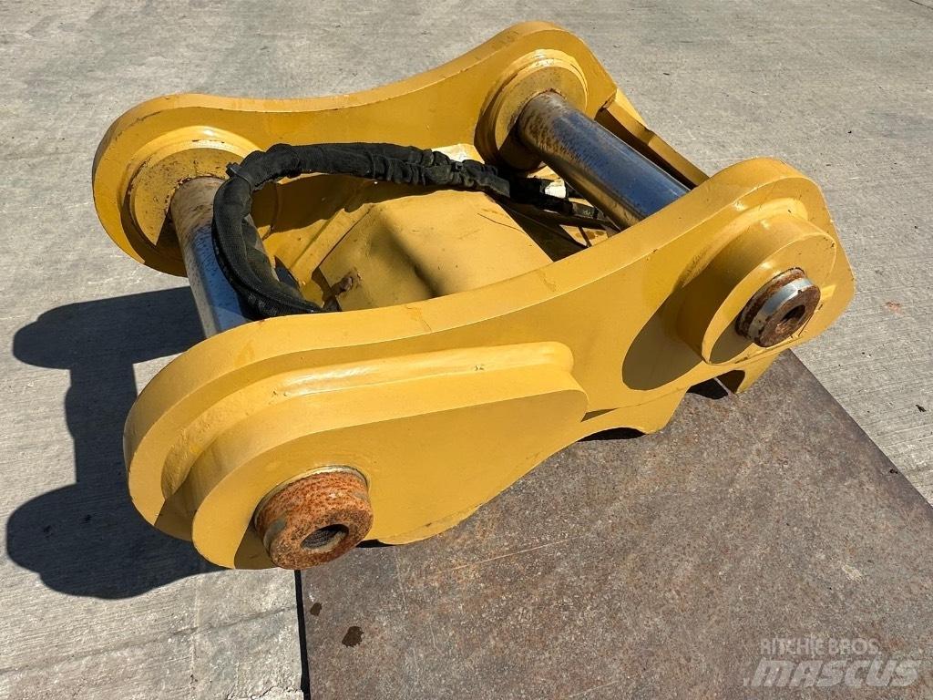 CAT 320 Rýchlospojky