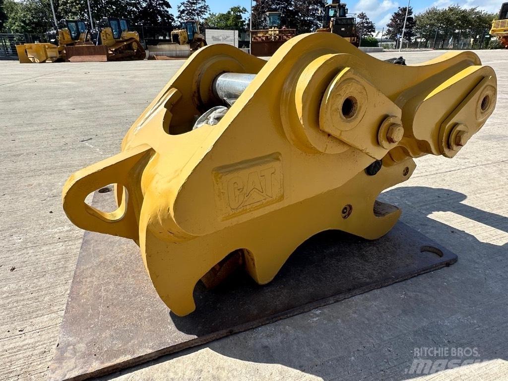 CAT 320 Rýchlospojky